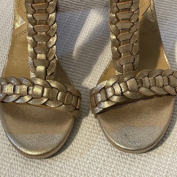 Adrienne Vittadini, golden. heel sandals. Size 7.5 - Picture 3 of 12